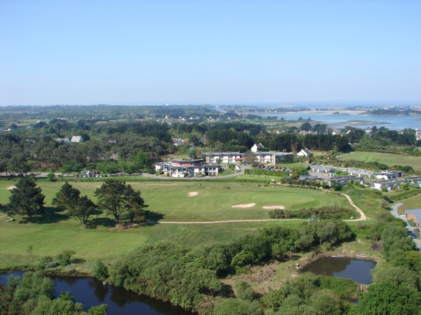 Golf 18 trous, hôtel restaurant de Saint-Samson à Pleumeur-Bodou sur la Côte de Granit Rose