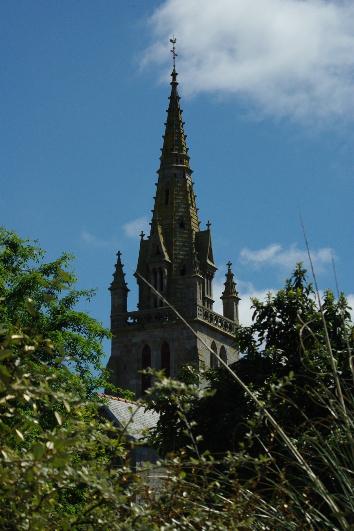 Pleumeur-Bodou clocher de l'église du bourg