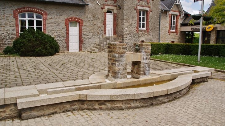La Mairie ( Fontaine ) - Saint-Samson-sur-Rance