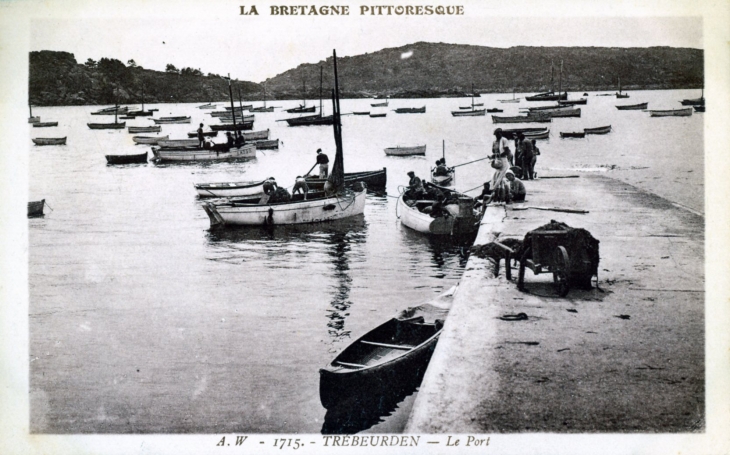 Le Port, vers 1930 (carte postale ancienne). - Trébeurden