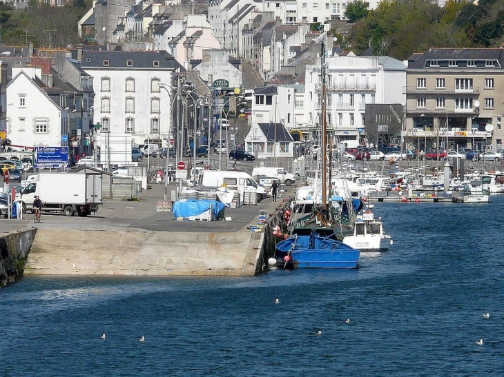 Le fond du port d' Audierne