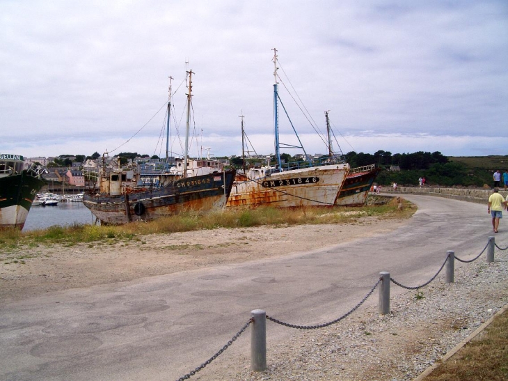Les vieux bateaux de pëche. - Camaret-sur-Mer