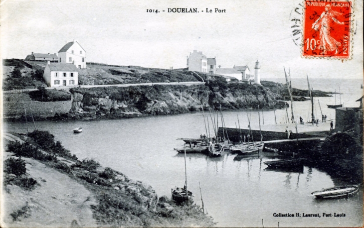 Le Port, vers 1918 (carte postale ancienne). - Clohars-Carnoët