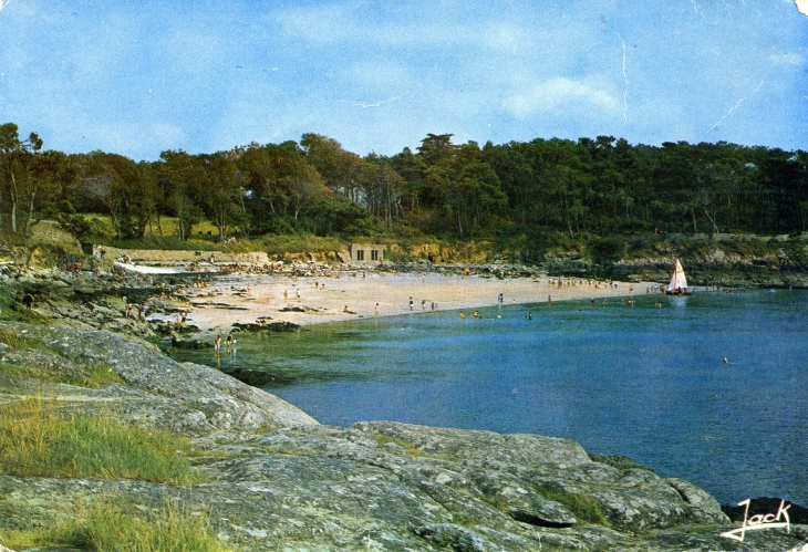 La plage du camping du Moulin Sylvain (carte postale de 1960) - Concarneau