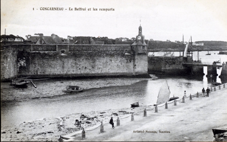 Le Beffroy et les Remparts, vers 1920 (carte postale ancienne). - Concarneau