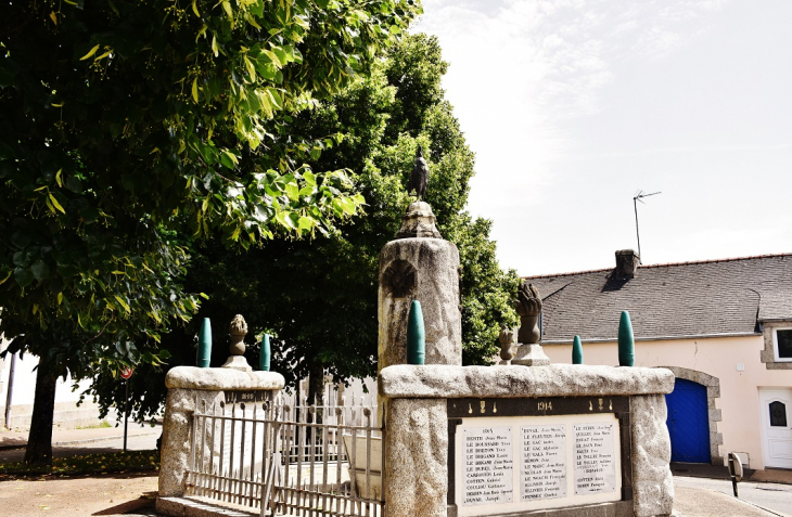 Monument-aux-Morts - Concarneau