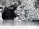 Morgat - entree-de-la-grotte-de-l-autel-vers-1920-carte-postale-ancienne