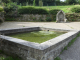 Fontaine et lavoir de la Chapelle St Guénolé à Guelvain...