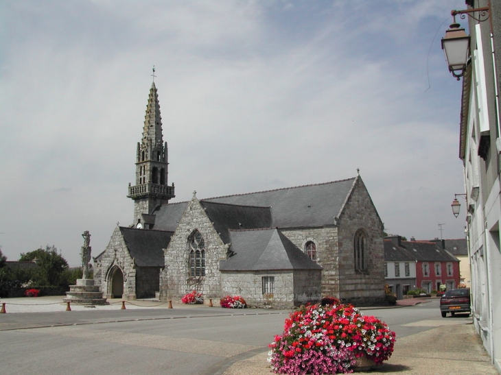 Place de l'église - Leuhan