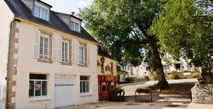 La Commune - Locquénolé