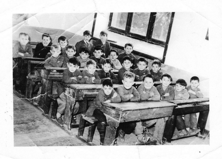 1956 ..L'école puplique , la classe de Mr Le Bihan , il y avait trois divisions , J'y étais !!!!!!! - Moëlan-sur-Mer
