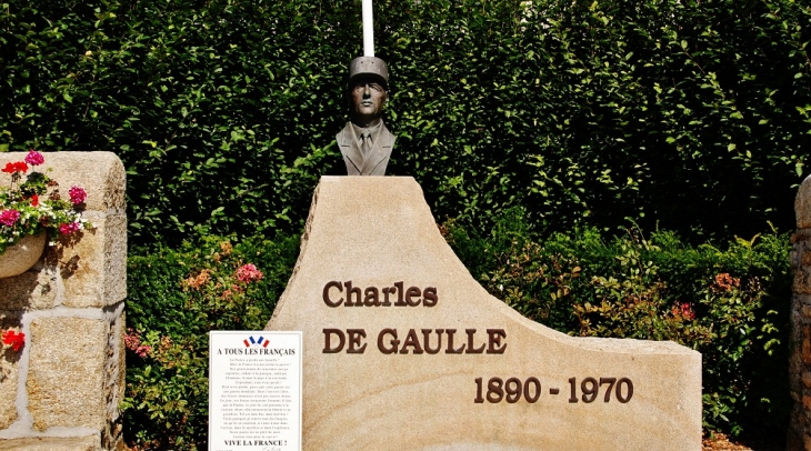Monument du Gai De Gaulle - Plabennec