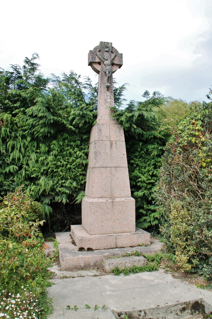 Pont-Menou commune de Plouegat-Gerand ( Croix ) - Plouégat-Guérand