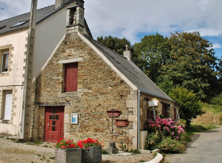 Pont-Menou commune de Plouegat-Gerand ( Chapelle ) - Plouégat-Guérand
