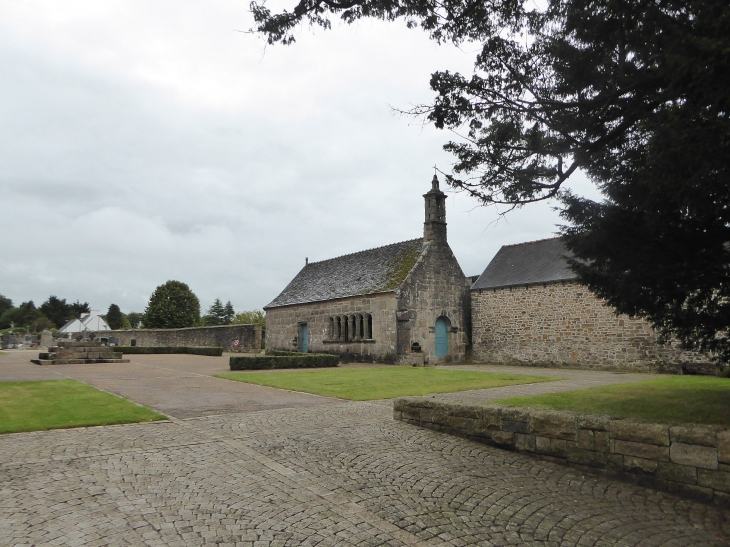 Dans l'enclos paroissial - Plourin-lès-Morlaix