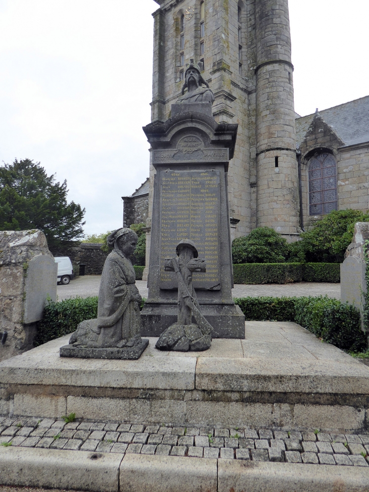 Le monument aux morts - Plourin-lès-Morlaix