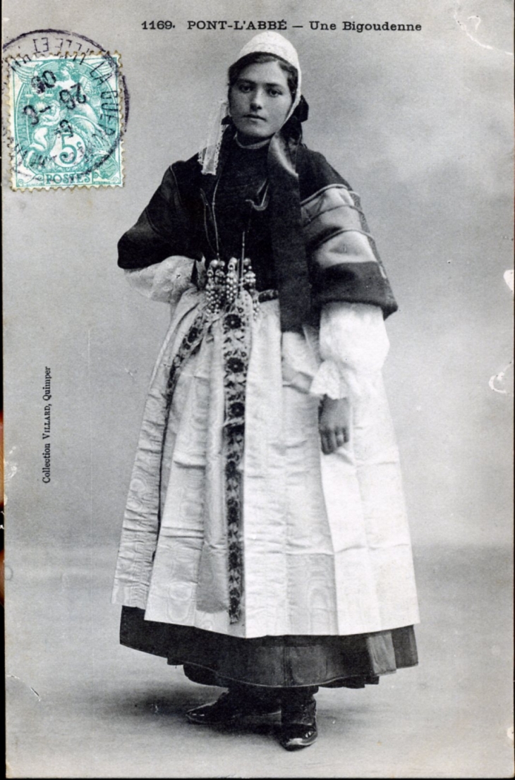 Une Bigoudenne, vers 1906 (carte postale ancienne). - Pont-l'Abbé