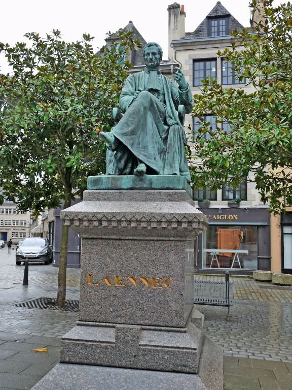 Statue du Docteur Laënnec - Quimper
