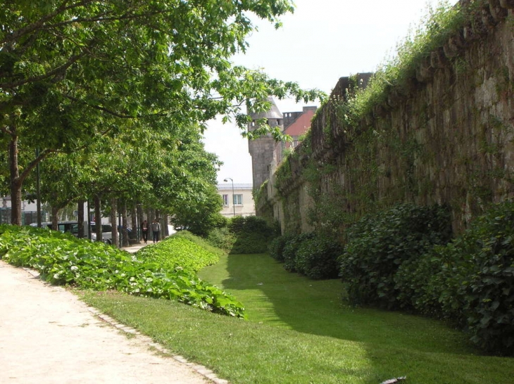 LES RAMPARTS - Quimper