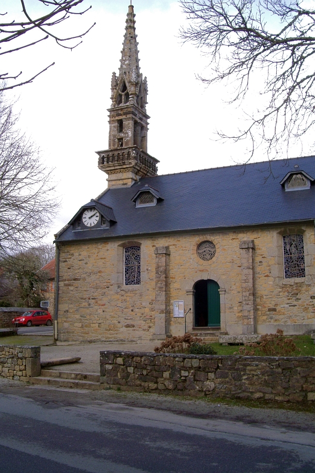 L' entrée de l' église Saint Eloi. - Roscanvel