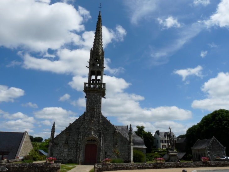 L'église du village - Saint-Hernin