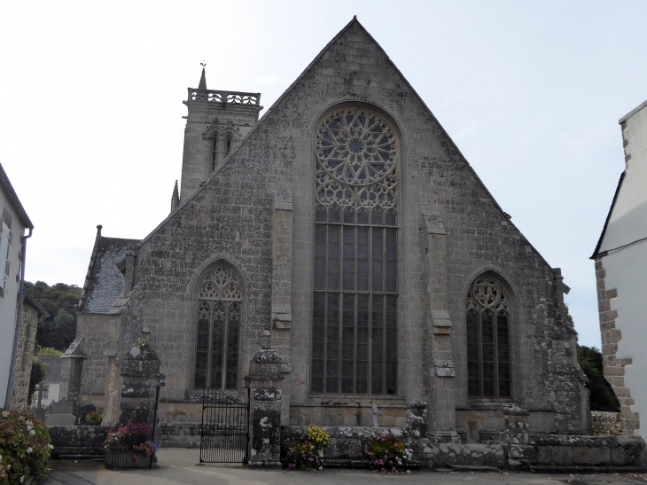 Le chevet de l'église - Saint-Jean-du-Doigt
