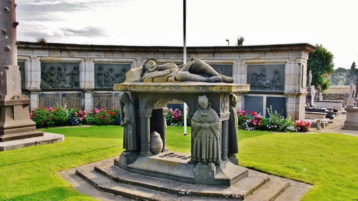 Monument-aux-Morts - Saint-Pol-de-Léon