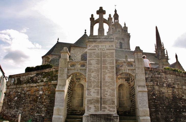 Monument-aux-Morts - Saint-Thégonnec