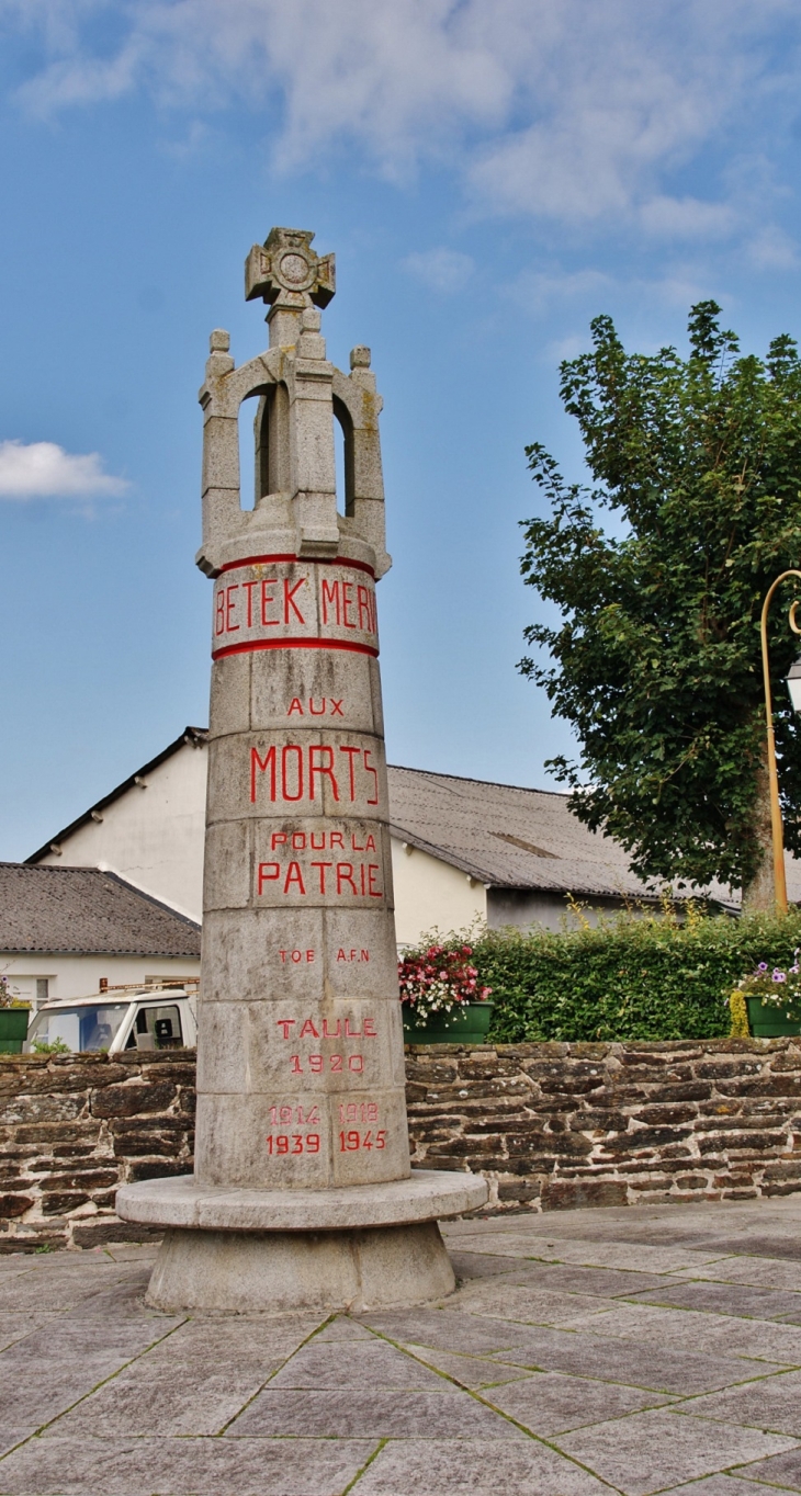 Monument-aux-Morts - Taulé