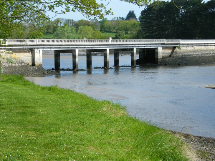 Pont de Tréglonou