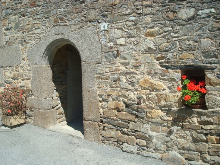 Ancienne porte d'accès au cloître - Champeaux