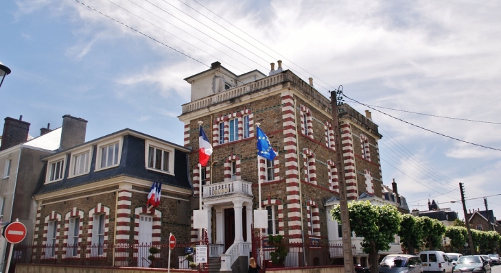 Hotel-de-Ville - Dinard