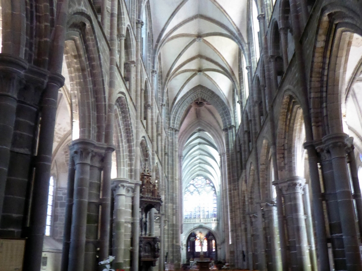 Dans l'église Saint Samson - Dol-de-Bretagne
