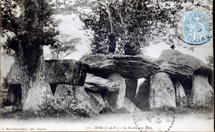 La Roche aux Fées, vers 1905 (carte postale ancienne). - Essé