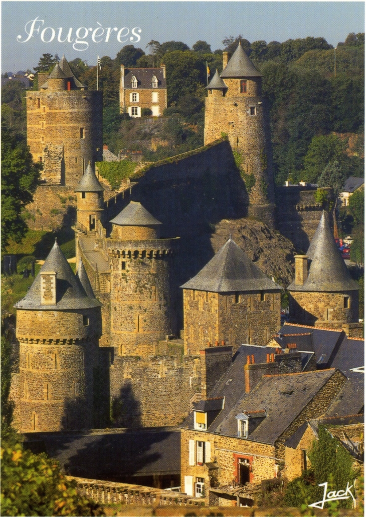 Citadelle du Duché de Bretagne - Le Château (XII° et XV°) : treize tours sont encore debout. (carte postale de 1980) - Fougères