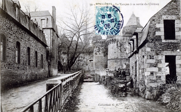 Le Nançon à sa sortie du château, vers 1906 (carte postale ancienne). - Fougères