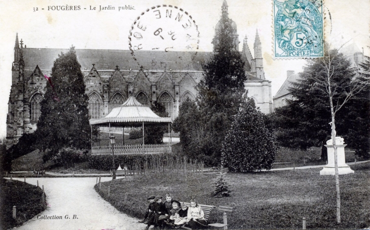 Le Jardin public, vers 1906 (carte postale ancienne). - Fougères