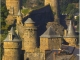 Photo suivante de Fougères Citadelle du Duché de Bretagne - Le Château (XII° et XV°) : treize tours sont encore debout. (carte postale de 1980)