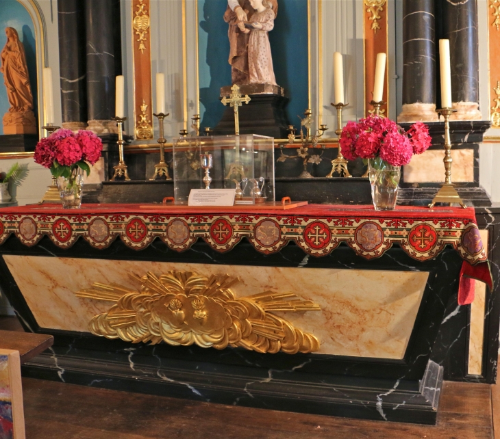 Détail de l'autel : chapelle Sainte Anne - Le Minihic-sur-Rance