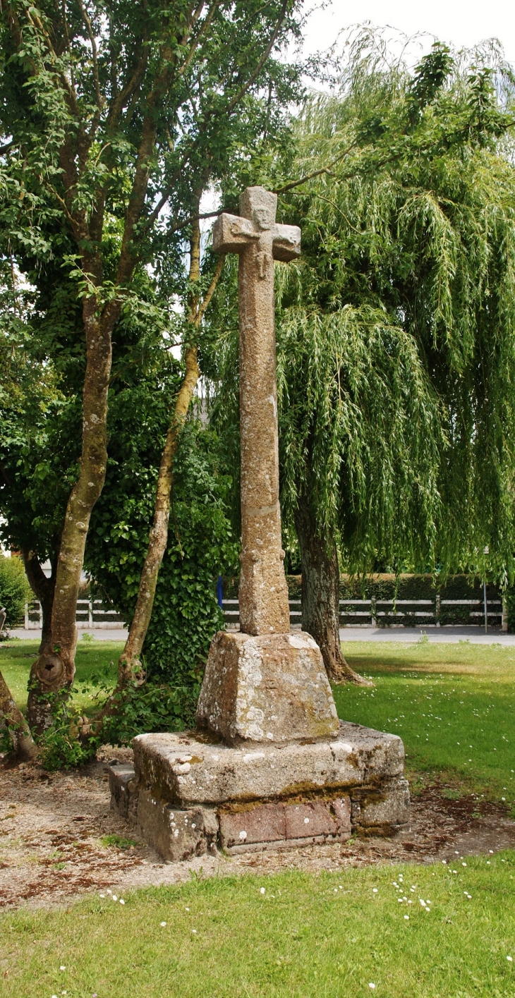 Croix - Saint-Benoît-des-Ondes