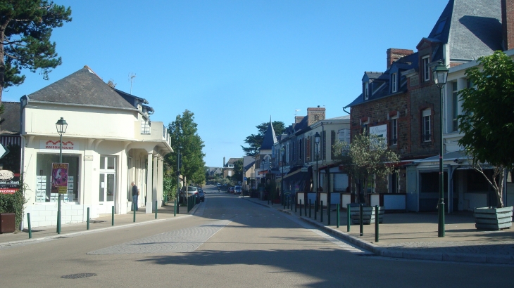 Avenue de la Houle (vers Dinard ) - Saint-Briac-sur-Mer