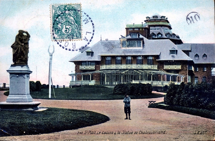 Le Casino & la Statue de Chateaubriant, vers 1907 (carte postale ancienne). - Saint-Malo