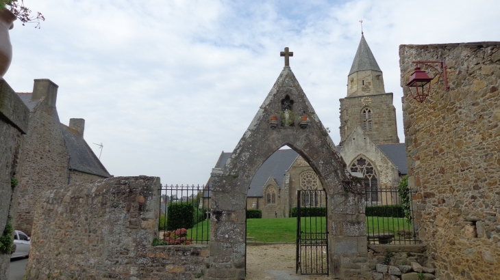 Ancien enclos autour de l'église - Saint-Suliac