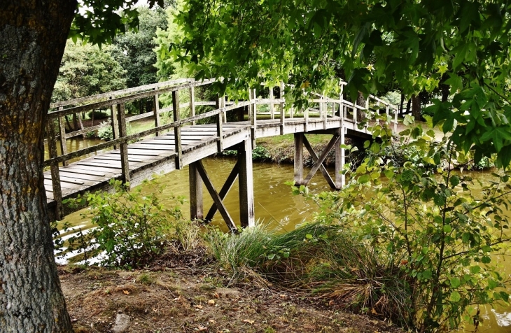 Pont sur l'étang de Beauché - Carentoir