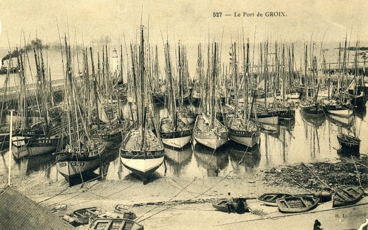 Le Port (carte postale de 1905) - Groix