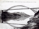 Le pont et les falaises voisines se réfléchissant dans la Vilaine, vers 1920 (carte postale ancienne).