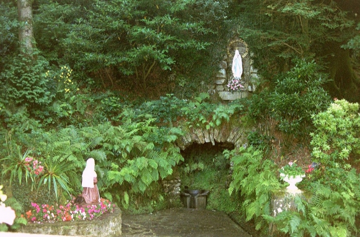 Site ND de Lourdes - Le Saint