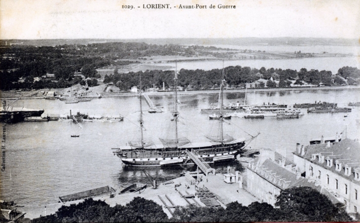 Avant-Port de Guerre, vers 1920 (carte postale ancienne). - Lorient