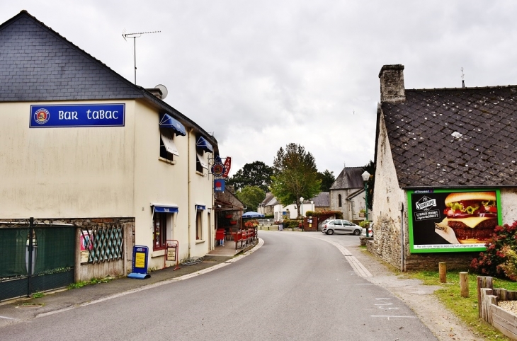 Le Village - Montertelot