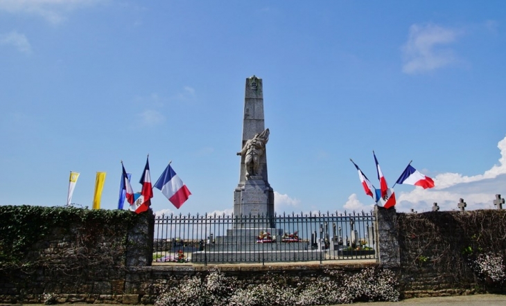 Monument-aux-Morts - Plouharnel
